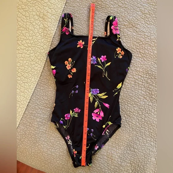 🎉 3/$15 Retro Lands’ End Floral Black Swimsuit 10 - Picture 9 of 9